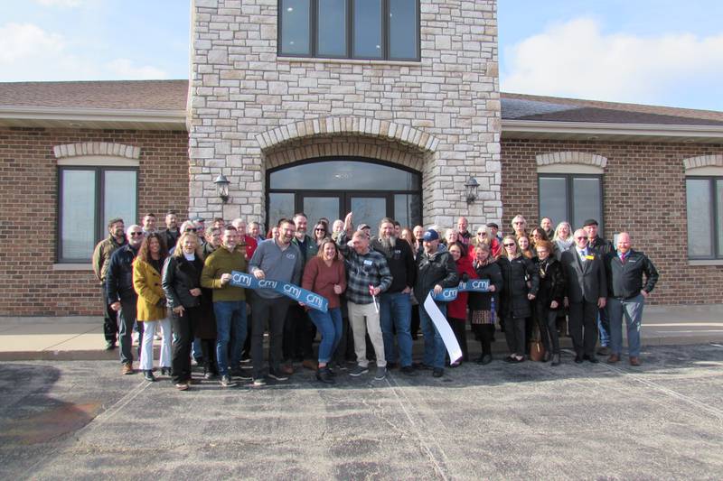 DeKalb and Sycamore chambers of commerce celebrating CMJ IT Solutions new location