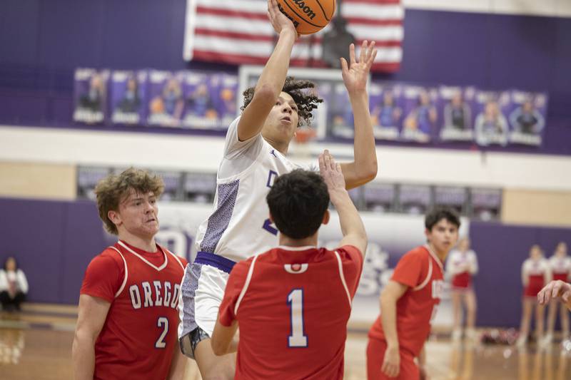 Dixon’s Armahn McGowan puts up a shot against Oregon Tuesday, Feb. 3, 2026.