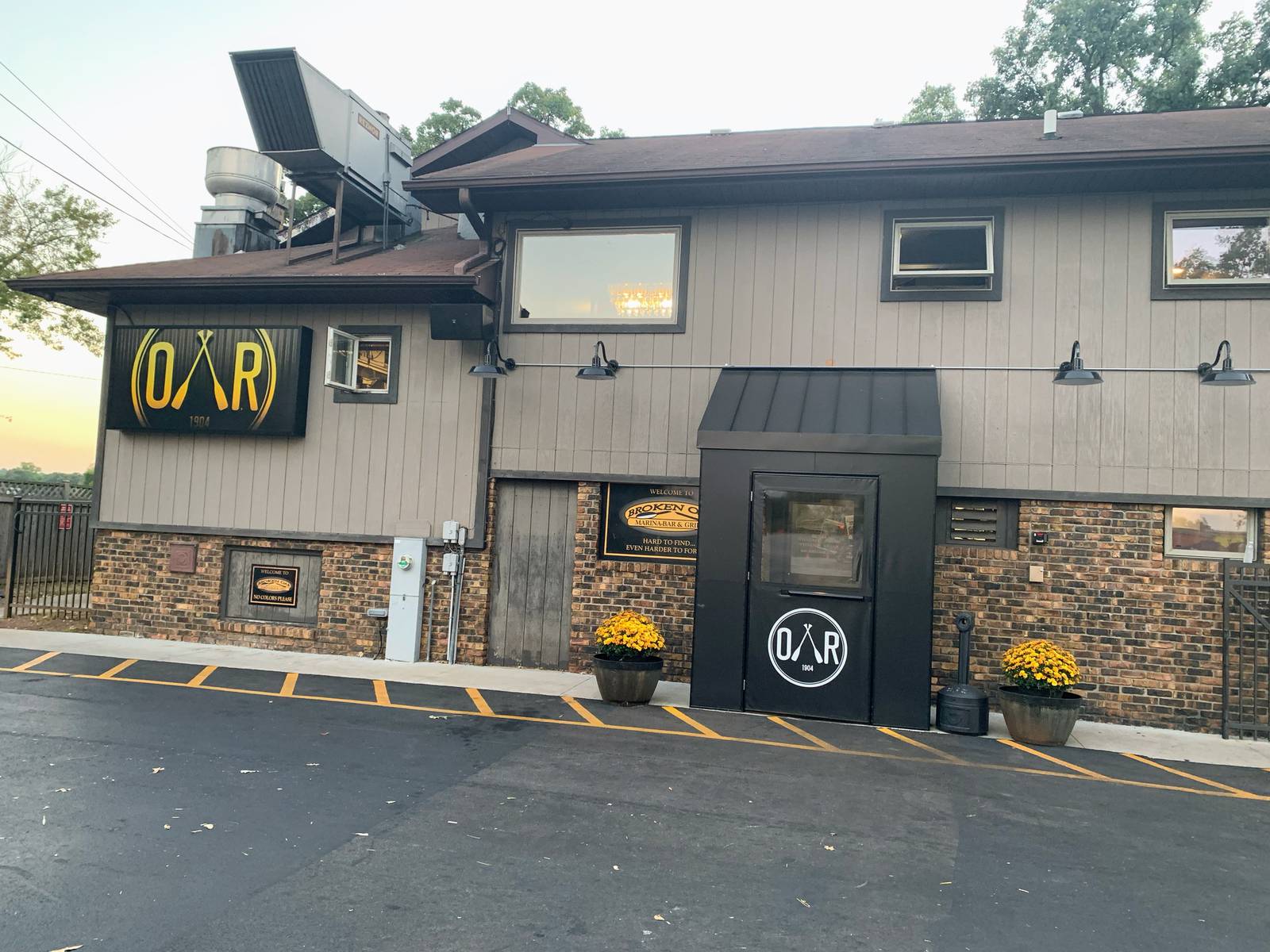 Mystery Diner in Port Barrington Broken Oar a great riverside hangout