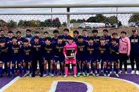 Second half scoring burst leads Mendota to seventh straight regional title