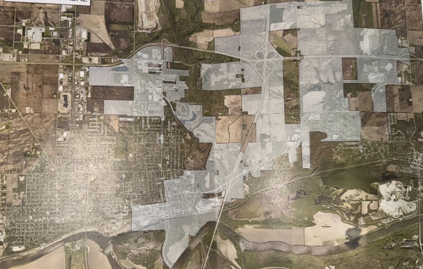 The boundaries of the proposed River Edge Redevelopment Zone from the City of La Salle, emphasizing commercial and industrial areas of the City's territory.