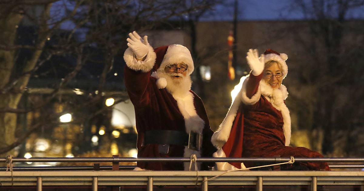 Photos Woodstock Lighting of the Square Shaw Local