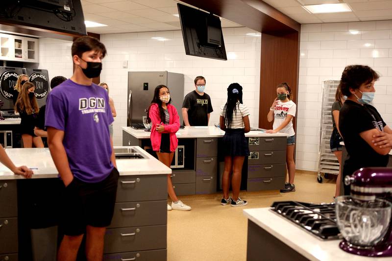 Photos Students and staff return to Downers Grove high schools Shaw