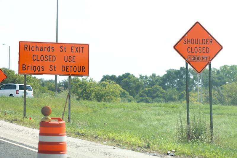A road closure sign directs Richards Street traffic to use the Briggs Street exit on I-80 eastbound. Monday, Aug. 29, 2022, in Joliet.