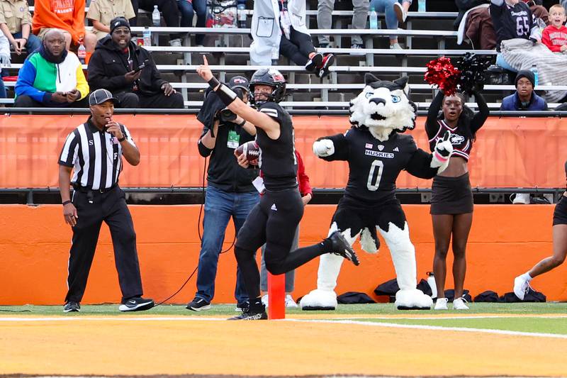 Josh Holst celebrates his touchdown run in NIU's 17-7 victory at Bowling Green on Saturday, Oct. 12, 2024.