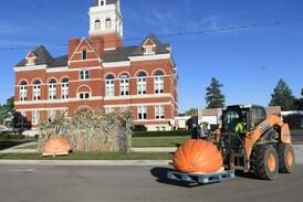 Giant pumpkins return to Autumn on Parade festival in Oregon