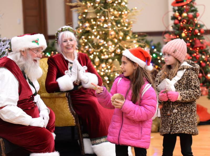Photos La Grange hosts annual Holiday Walk Shaw Local