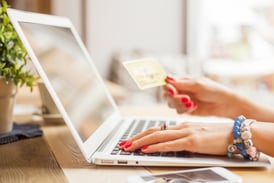 Illinois attorney general warns shoppers of scams as holiday shopping season begins