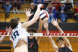 Glenbard West erases 8-point deficit against rival Glenbard East to stay undefeated, stun host Rams at tourney