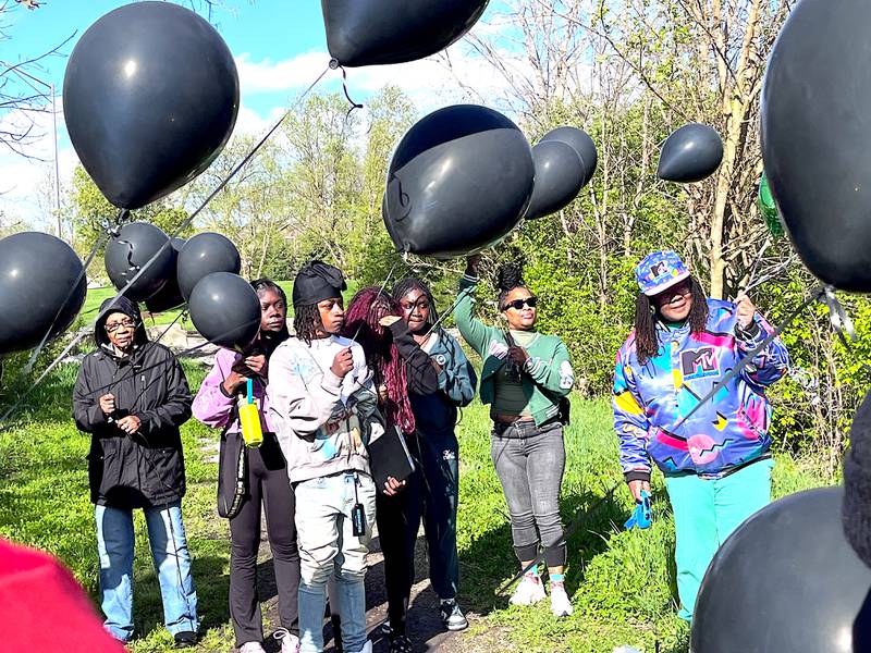 Family, friends release balloons for Joliet man whose remains were found in Mokena
