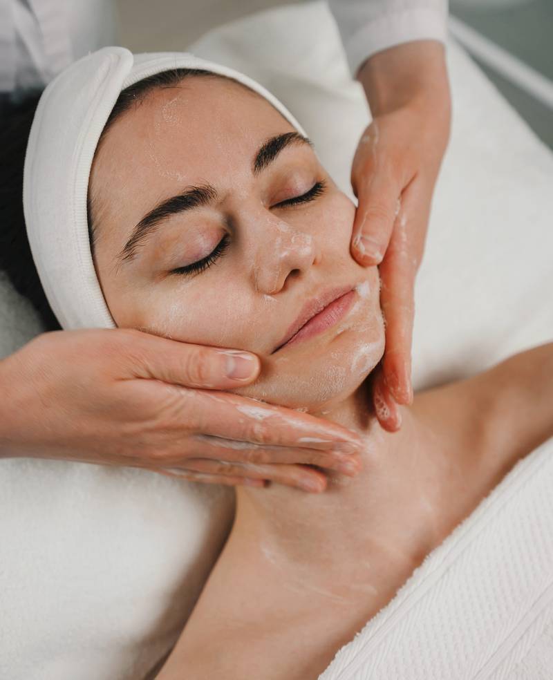 Eterna MedSpa & Laser Vein Center - Give The Gift of Pampering This Mother's Day