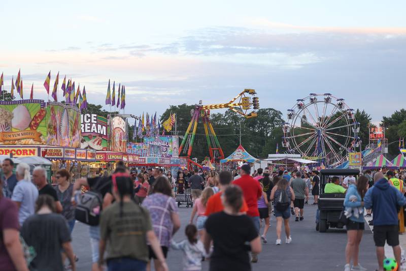 Old Canal Days officially kicked off on Friday which started on Thursday and will run through Sunday.