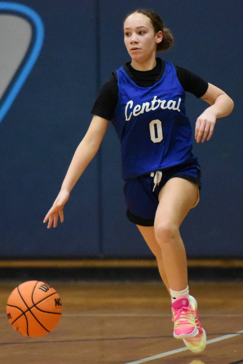 Clifton Central's Eriannah Martinez brings the ball up the floor during a game at Cissna Park Wednesday, Feb. 4, 2026.