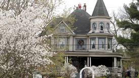 Boutique resorts and charming B&Bs perfect for northern Illinois getaways 