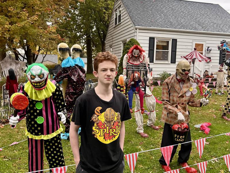 Nick Goldie has turned his front yard into a Halloween wonderland, complete with circus scenes, graveyards, farms, and more than three dozen animatronic figures.