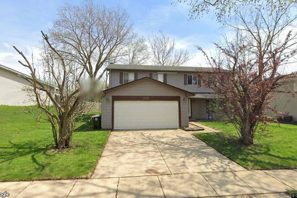 Single-family home sells for $580,500 in Woodridge