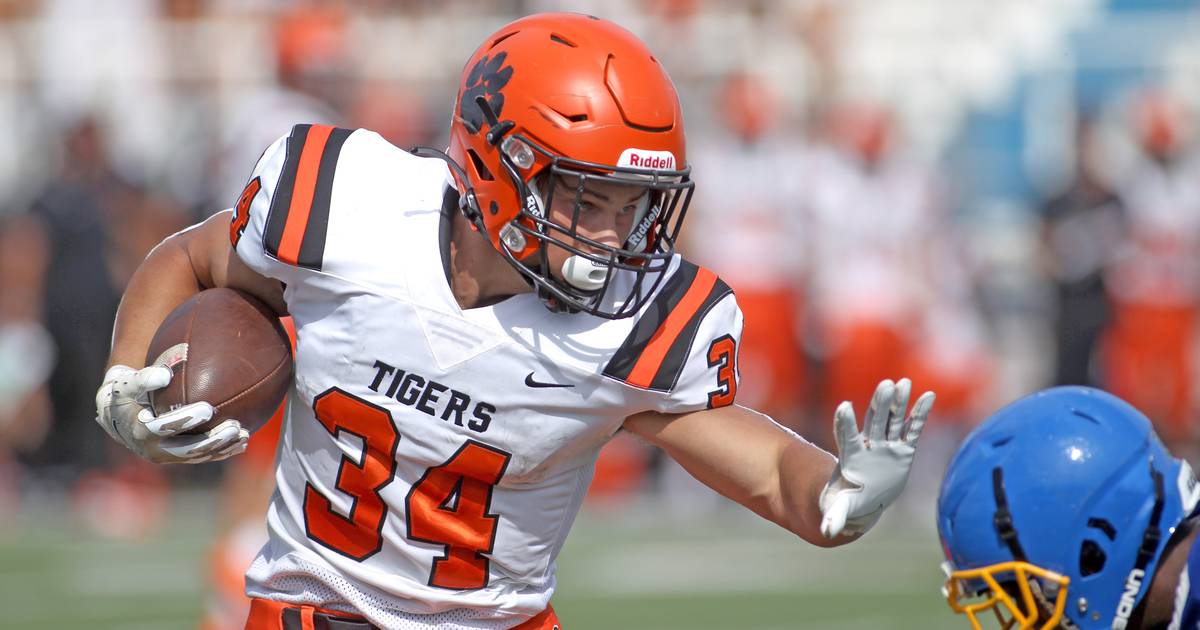 Live Coverage: Week 4: Geneva vs Wheaton Warrenville South football