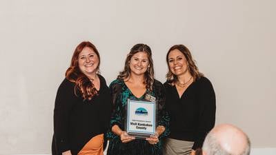 Kankakee Co. chamber growing; honors members