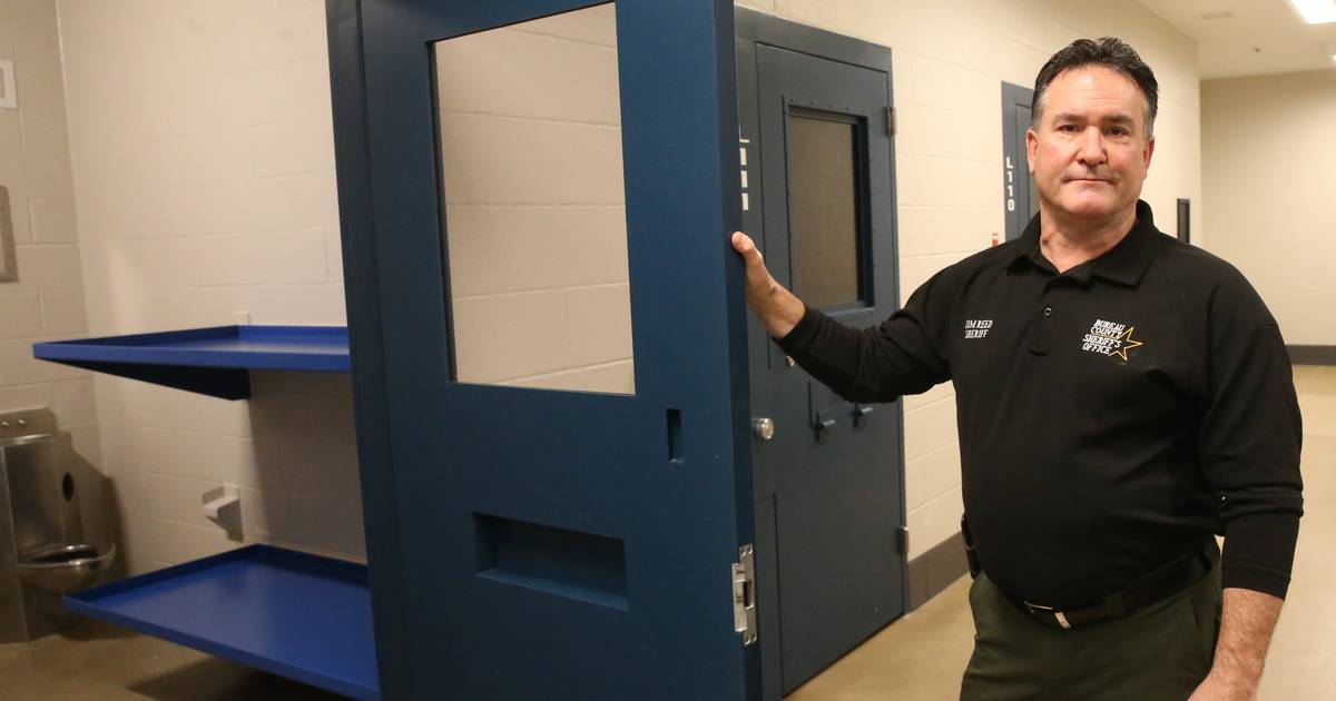 Two more Bureau County deputies on the road? By taking inmate transfers ...