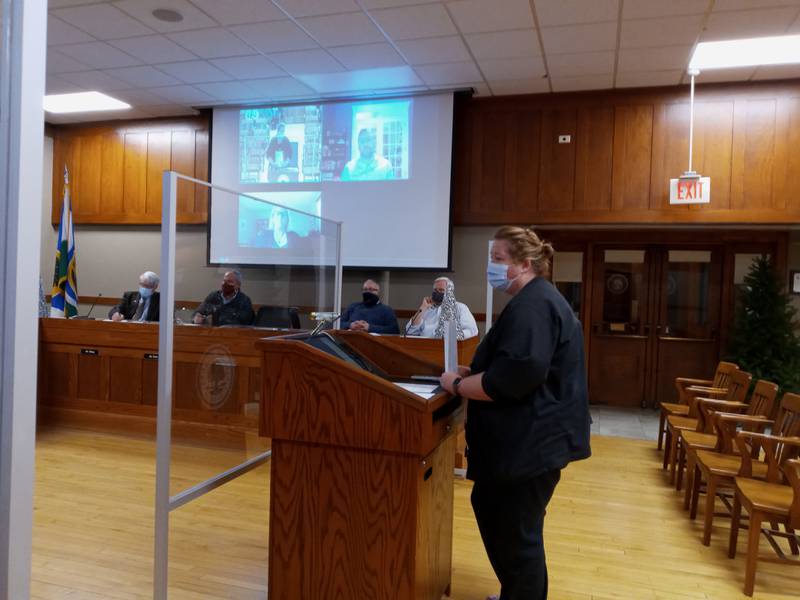 Margie Swift of Starfish Rescue speaks to the Geneva City Council Dec. 6