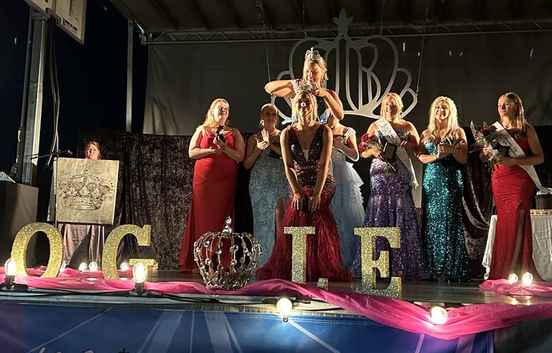 2023 Ogle County Fair Queen Lauren Carlson crowns Blakelynn Swanson as the queen at the conclusion of the 2024 Ogle County Fair Pageant in Oregon on Wednesday, July 31, 2024.