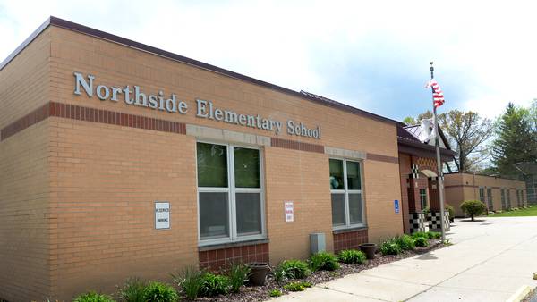 Morrison school put on lockdown after attempted armed robbery reported nearby