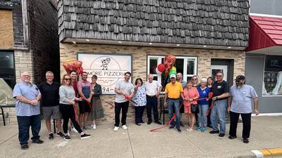 Amore Pizzeria opens in Ladd