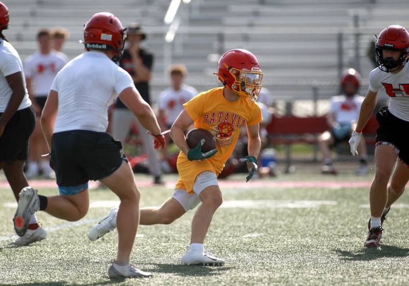 Batavia’s Owen Kochen runs after catching a pass during a 7 on 7 tournament on Thursday, July 10, 2025 at Batavia High School.