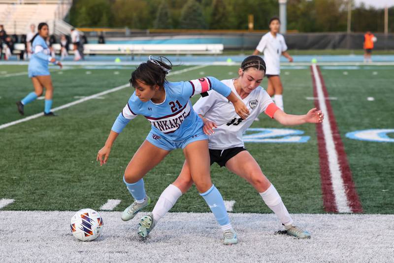 Kankakee's Jocelyn Sanchez maintains possession against Oak Forest's Maddie Walsh during the Kays' 3-1 loss in the IHSA Class 2A Kankakee Regional championship on Friday, May 23, 2025.