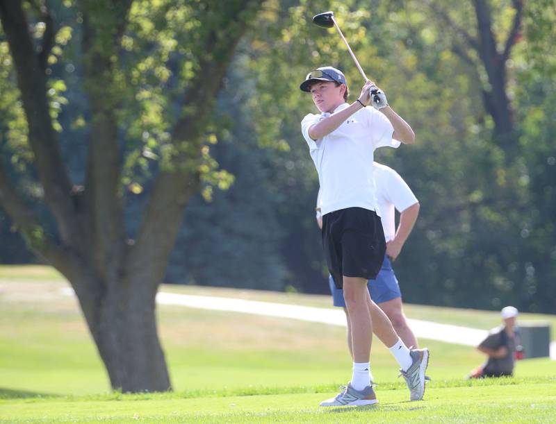 Flanagan's Cody Pinkerton tees off during the Class 1A Regionals on Wednesday, Oct. 1, 2025 at Deer Park Golf Club in Oglesby.