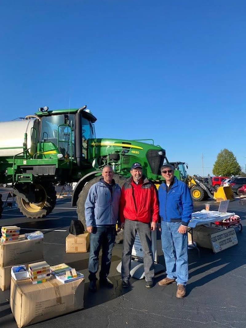 Rep. Ugaste (right), Rep. Wheeler (left), and Steve Arnold (center) from the Kane County Farm Bureau at the 2021 Kids’ Outdoor Fair. This year's event is Aug.