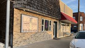 Pizza restaurant opens in Ladd