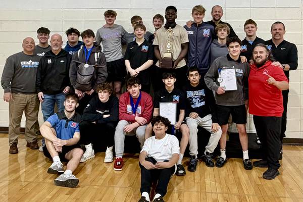 Marian Central wrestling seeks 4th straight IHSA regional title, this time in Class 2A