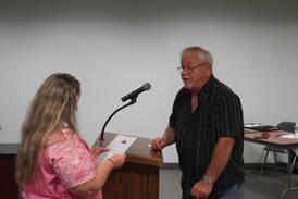 Hillcrest Village Board: Budget approved, new trustee sworn in