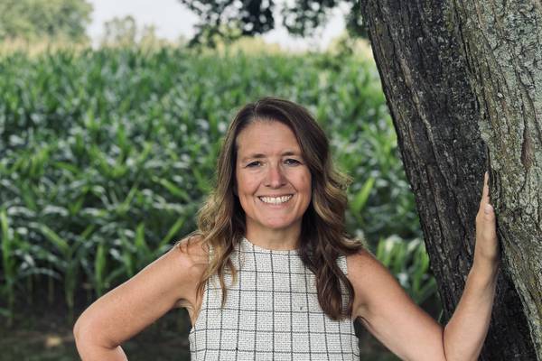 Carmen Siragusa announces bid for DeKalb County regional superintendent