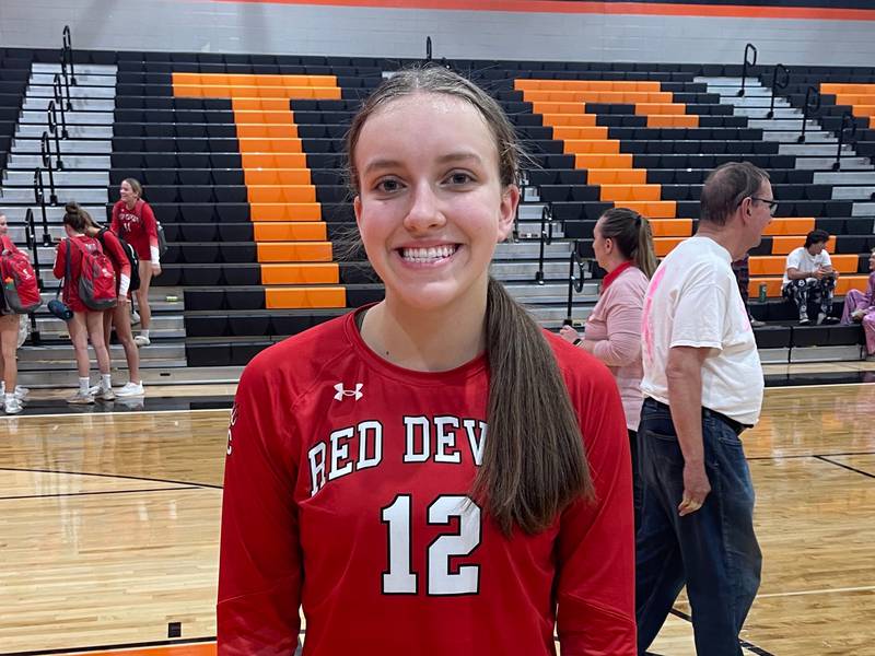 Hinsdale Central junior Lauren Nieman. Photo by Jake Bartelson.