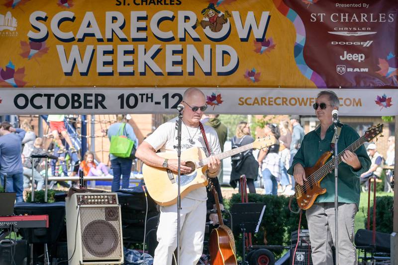 Dennis O’Brien performs during the annual Scarecrow Festival on Saturday, Oct 11, 2025 in St. Charles.