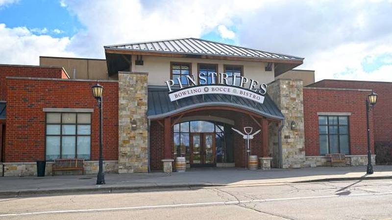 New dining/entertainment venue to open in former South Barrington Pinstripes location