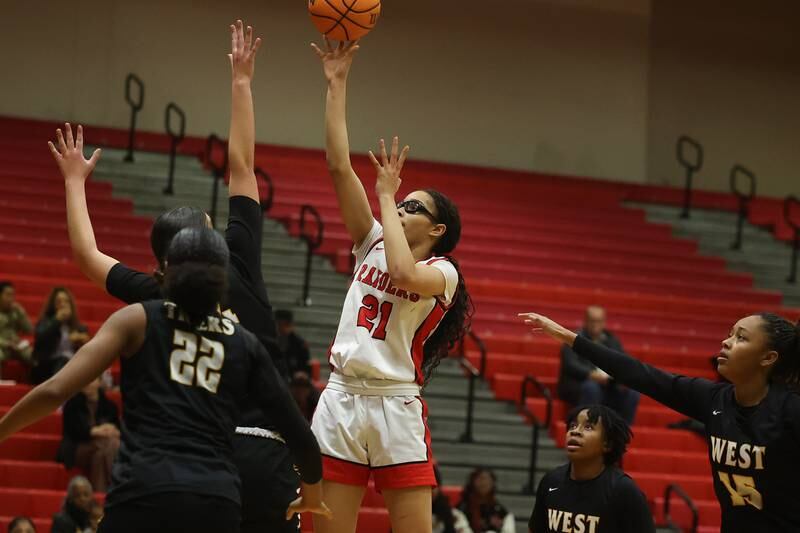 Bolingbrook’s Skylar Wakefield floats a shot against Joliet West on Thursday, Jan 23, 2025 in Bolingbrook.