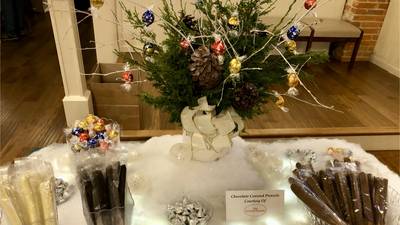 Holiday Arts and Crafts Market open through Christmas Eve in Sycamore