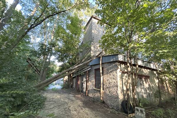 Oregon buys historic riverfront property with eye toward future development