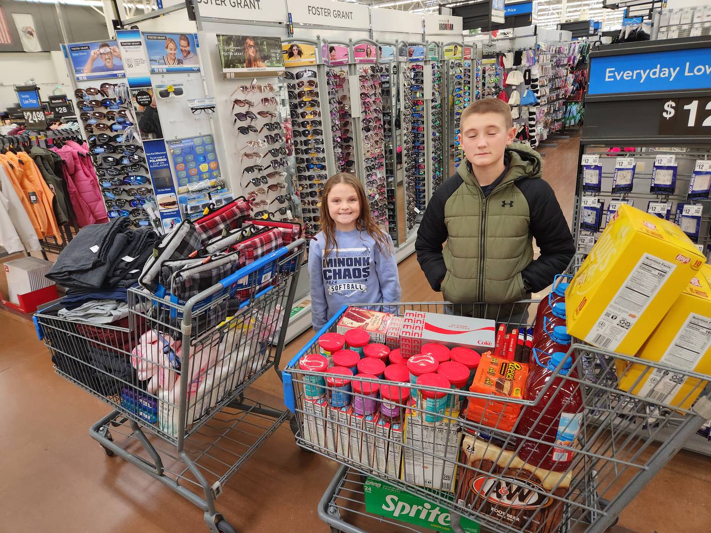 Elin and Abram Harezlak helped with the shopping for veterans at the Illinois Veterans Home in La Salle.