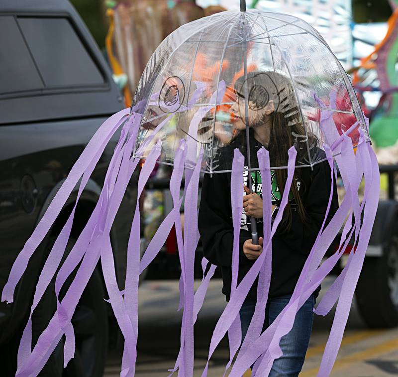RFHS senior Hana Ford goes jellyfishing for the beach themed parade Thursday, Sept. 21, 2023.