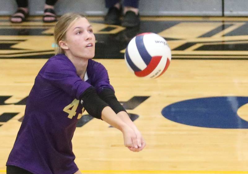 Serena libero Aubrey Duffy returns a serve from Putnam County on Monday, Sept. 22, 2025 at Putnam County High School.
