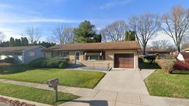 Single-family home sells in Rochelle for $215,000