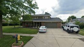 Single-family home sells in Orland Park for $402,000