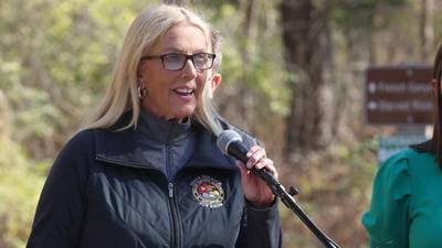 Sen. Rezin and Meridian donate 100 turkeys to help families at Thanksgiving