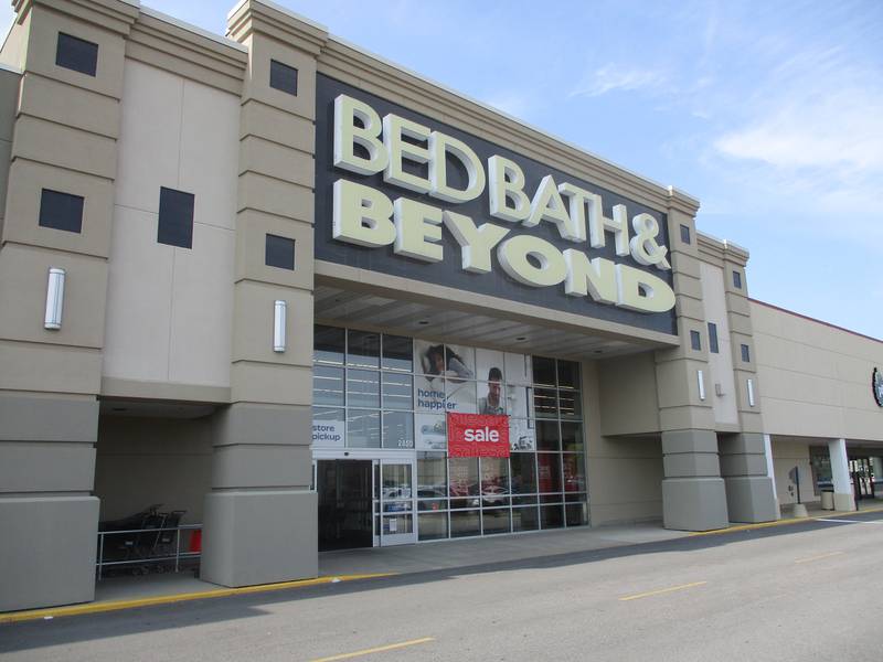 ‘Sale’ signs go up as Bed, Bath & Beyond prepares to close in Joliet