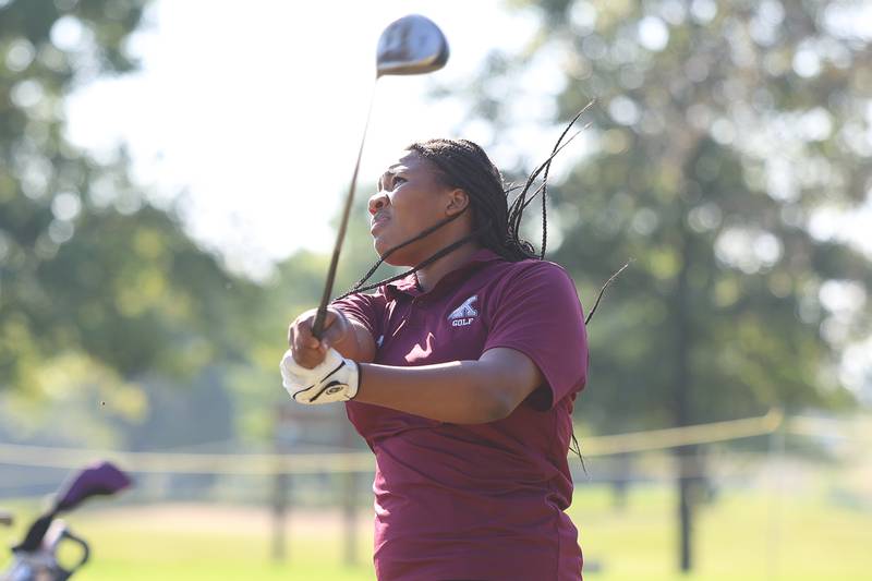 Kankakee's Kaleah Jackson warms up before teeing off in the 2A Rich Township Regional girls golf tournament on Tuesday, Sept. 30, 2025 in University Park.