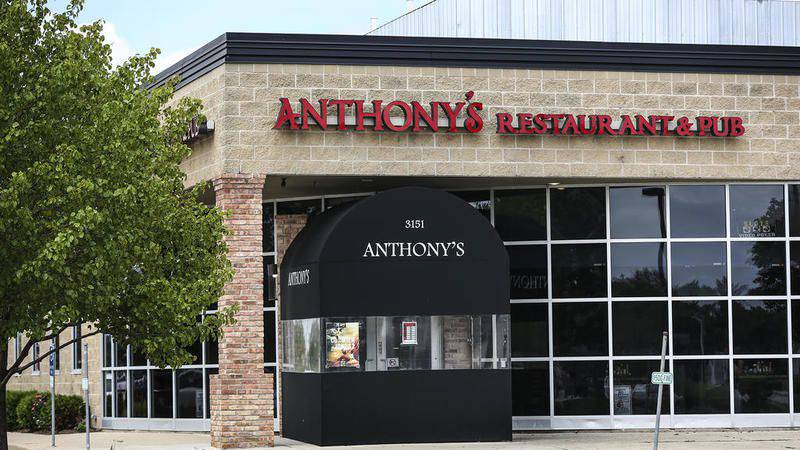 2 arrests after security guard attacked at Anthony’s bar in Joliet, police say